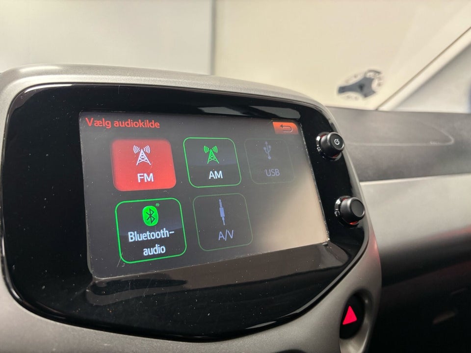 Toyota Aygo 1,0 VVT-i x-play x-touch 5d