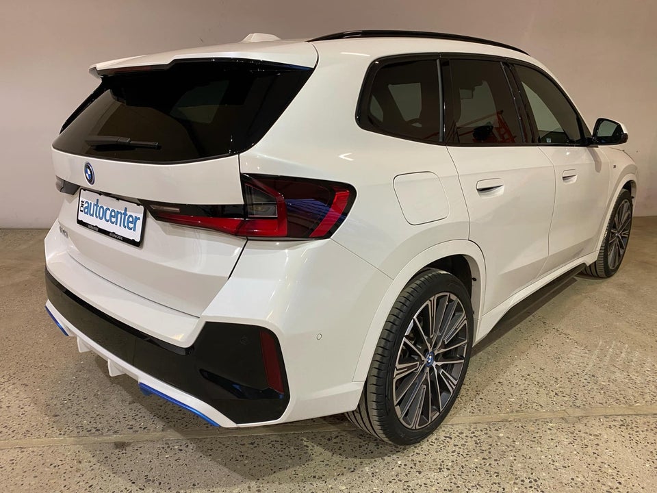 BMW iX1 xDrive30 Fully Charged M-Sport 5d