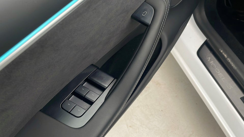 Tesla Model 3 Long Range AWD 4d