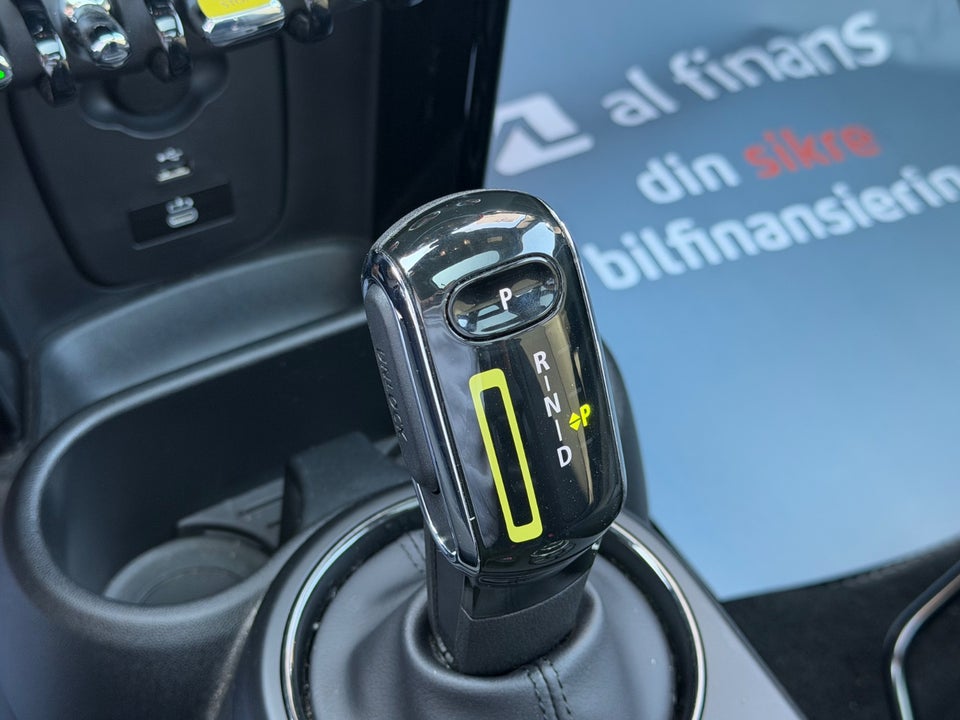 MINI Cooper SE Maximise 3d