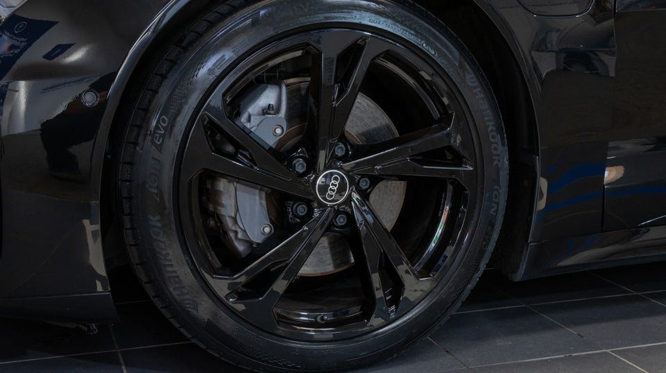 Audi e-tron GT quattro 4d