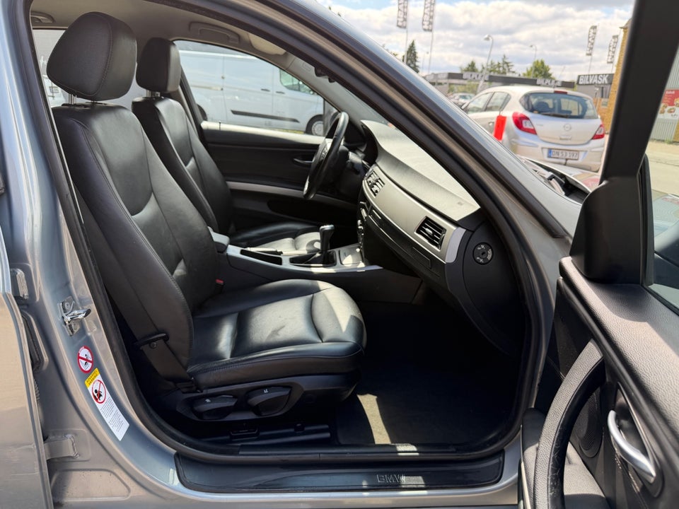 BMW 320i 2,0  4d