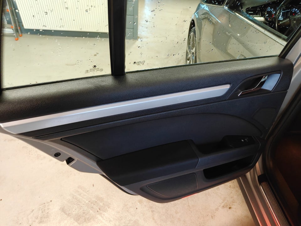 Skoda Superb 1,8 TSi 160 Elegance Combi 5d