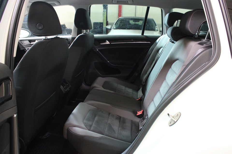 VW Golf VII 1,5 TSi 150 Highline Variant DSG 5d