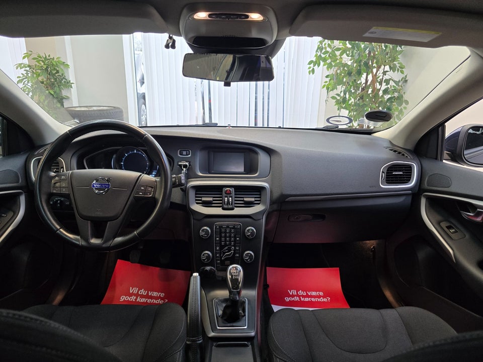 Volvo V40 1,6 D2 115 Kinetic 5d