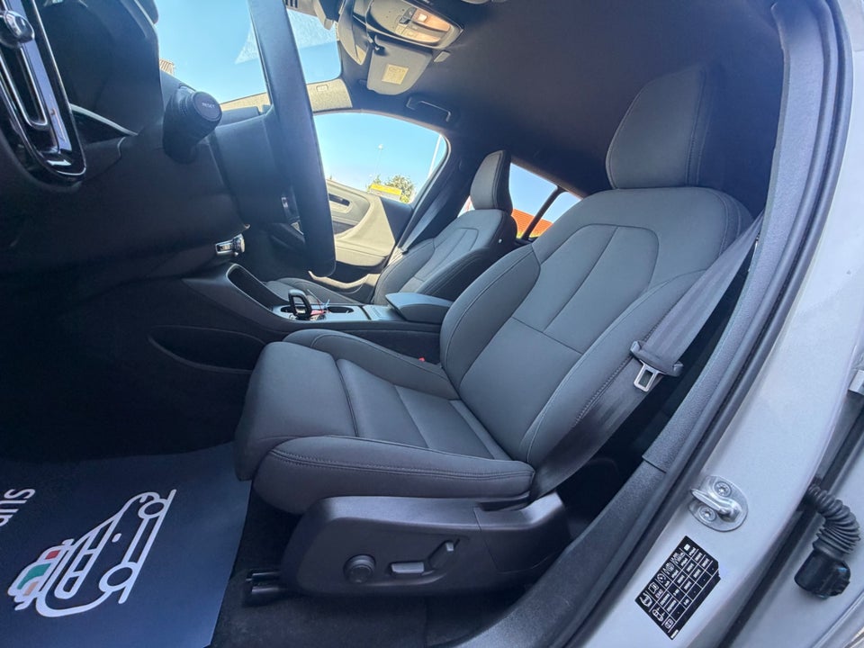 Volvo EX40 Extended Range Plus 5d