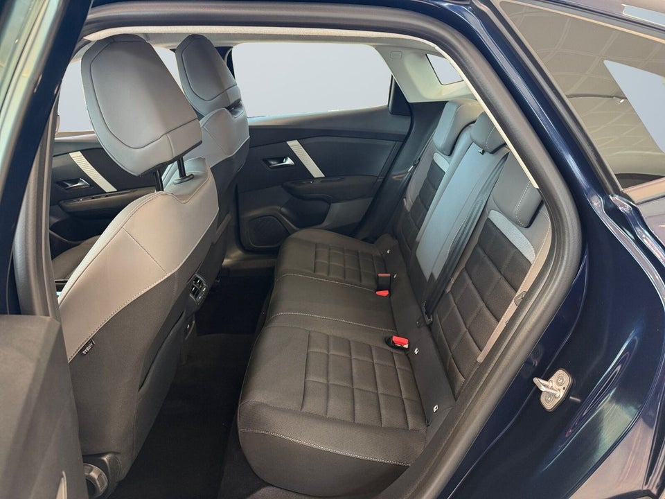 Citroën ë-C4 X 54 Plus 4d
