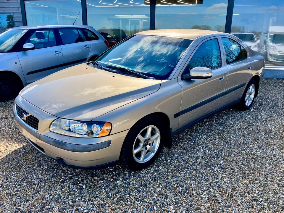 Volvo S60 2,4 140 4d