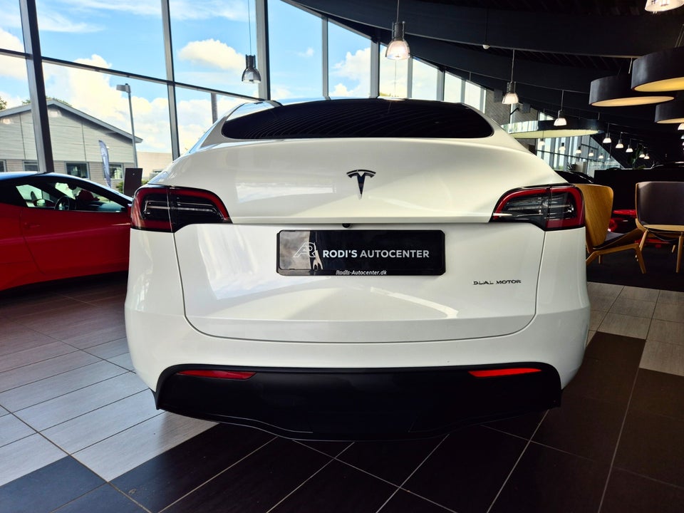 Tesla Model Y Long Range AWD 5d