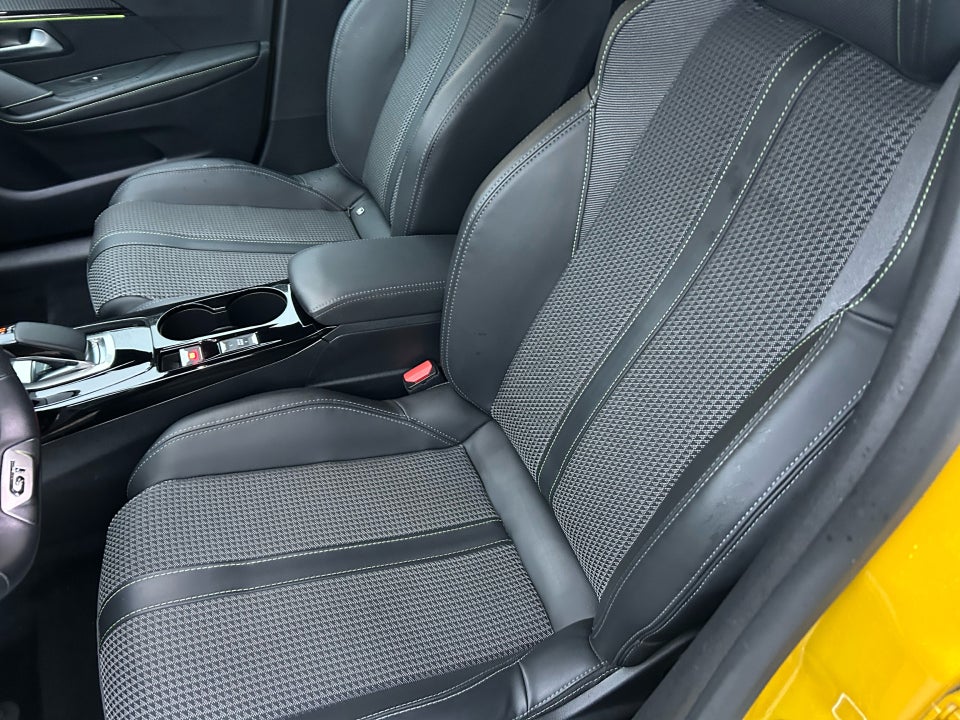 Peugeot e-208 50 GT Limited 5d
