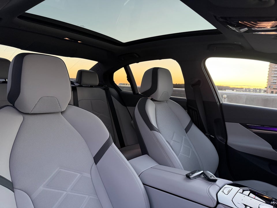 BMW i5 eDrive40 Fully Charged M-Sport 4d