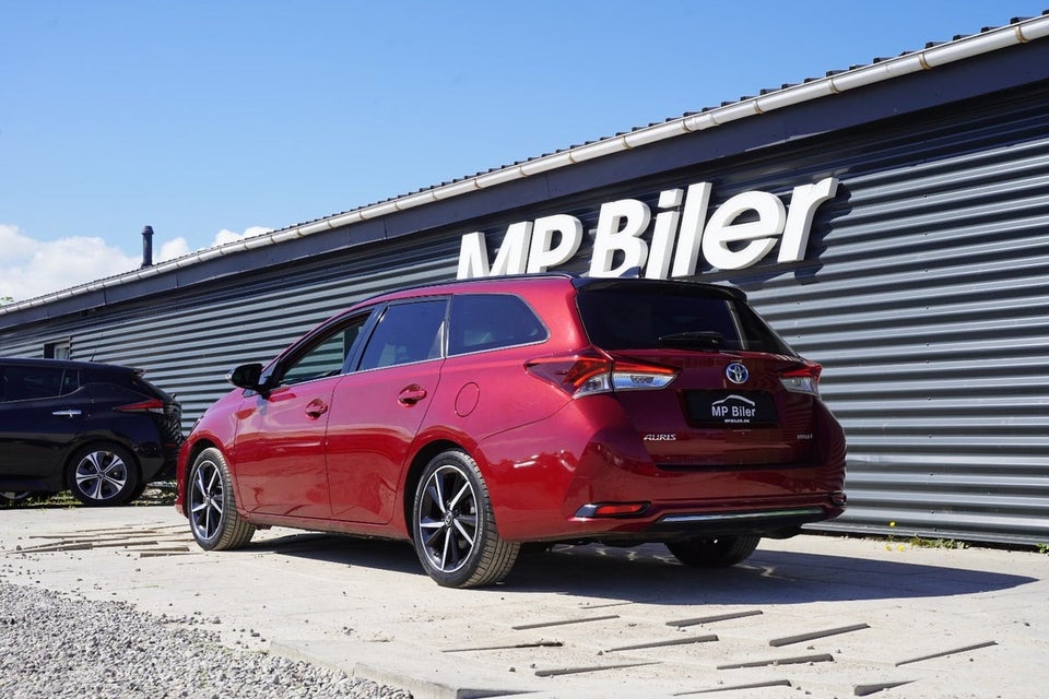 Toyota Auris 1,8 Hybrid H2 Style Touring Sports CVT 5d