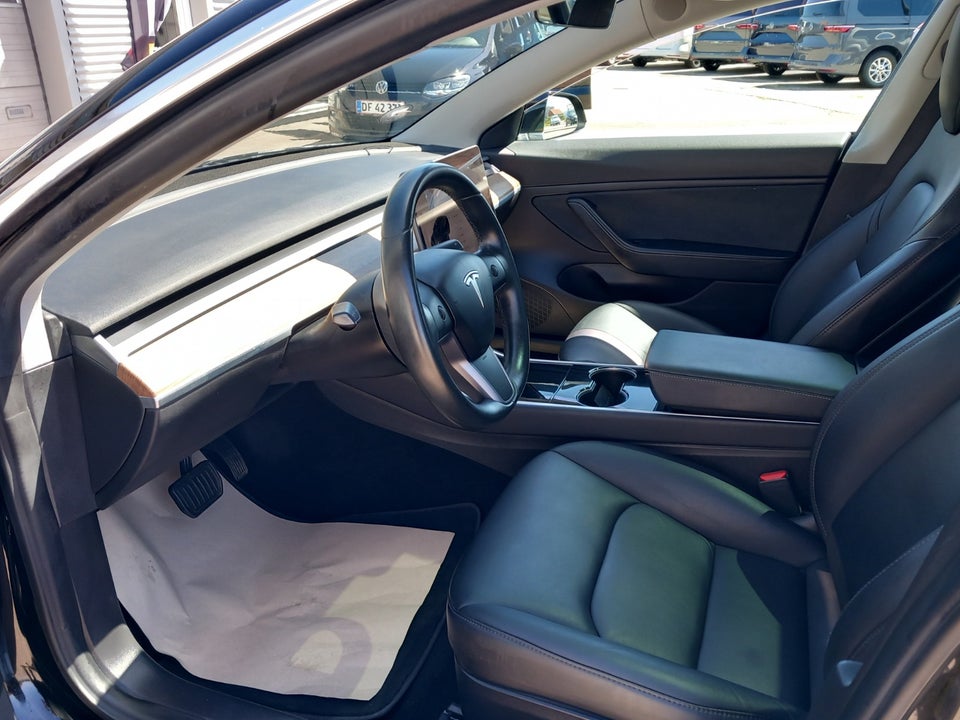 Tesla Model 3 Long Range AWD 4d
