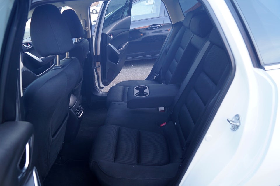 Mazda 6 2,2 SkyActiv-D 150 Core Business stc. 5d