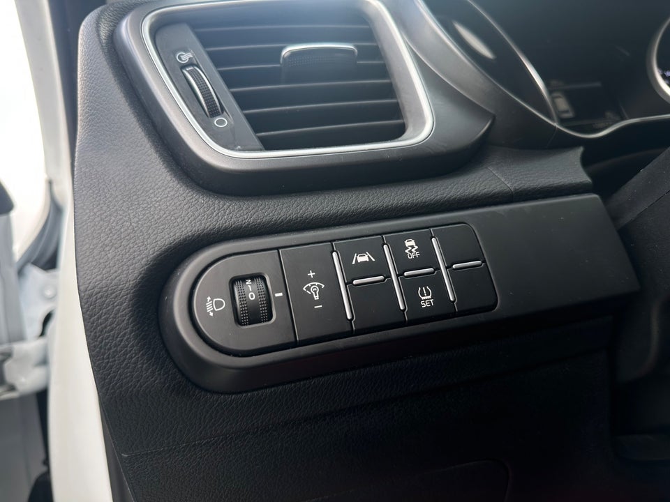 Kia Ceed 1,0 T-GDi Prestige SW 5d