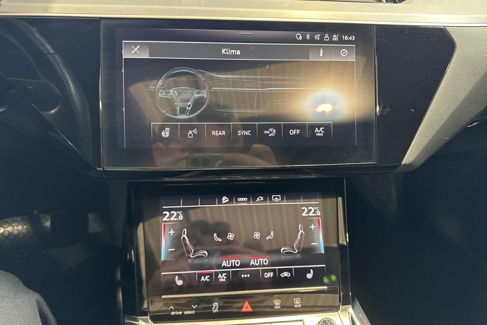 Audi e-tron S quattro Van 5d