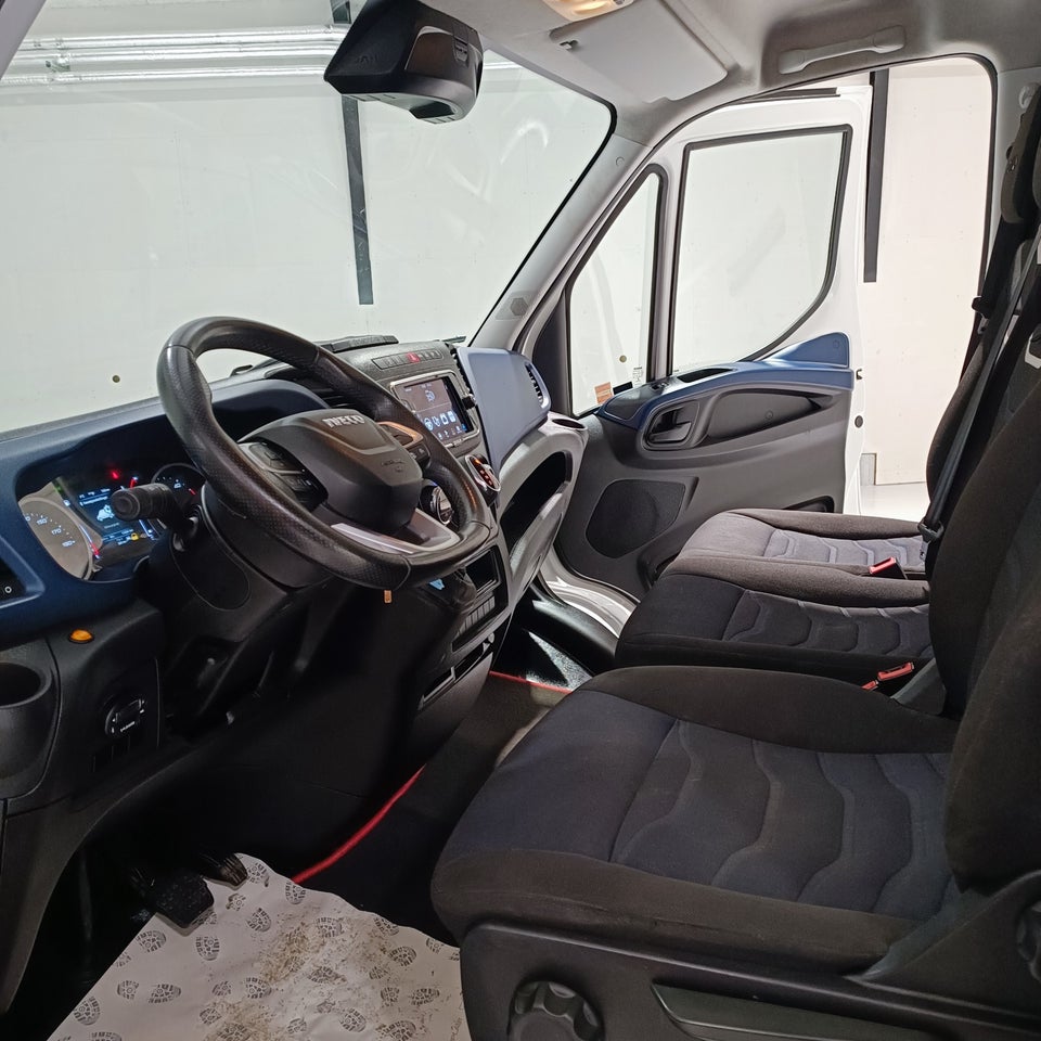 Iveco Daily 2,3 35S16 12m³ Van AG8