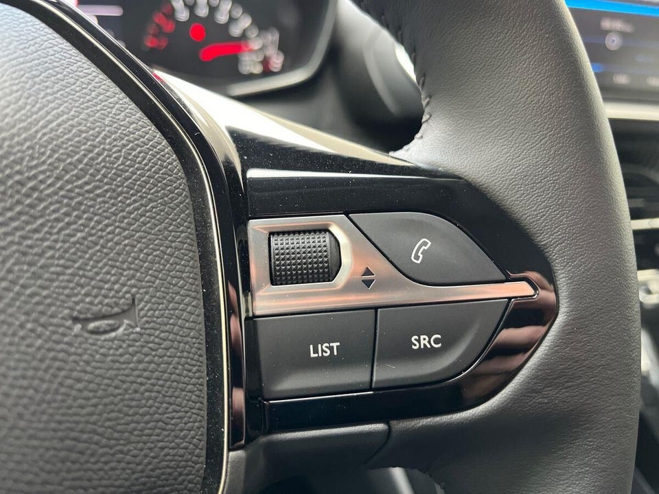 Peugeot 208 1,2 PureTech 100 Allure 5d