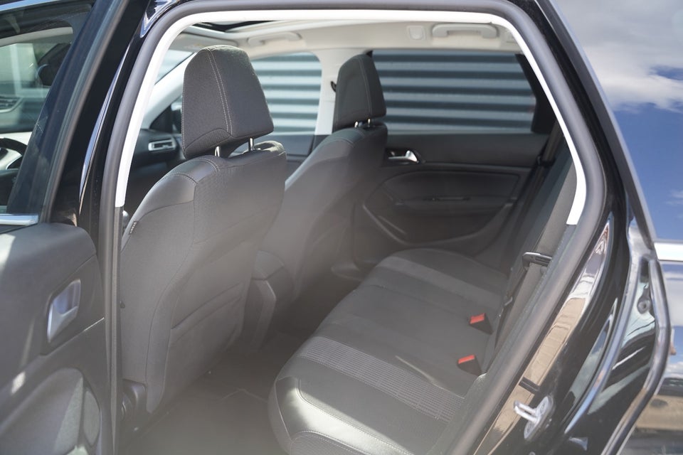 Peugeot 308 1,5 BlueHDi 130 Allure+ Sky SW 5d
