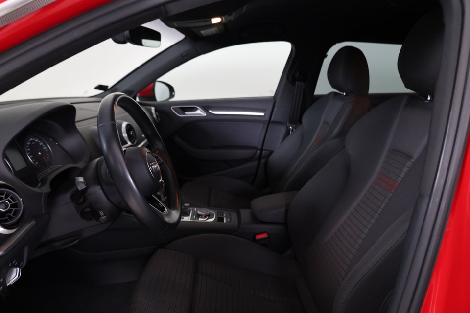 Audi A3 2,0 TFSi 190 S-line S-tr. 4d