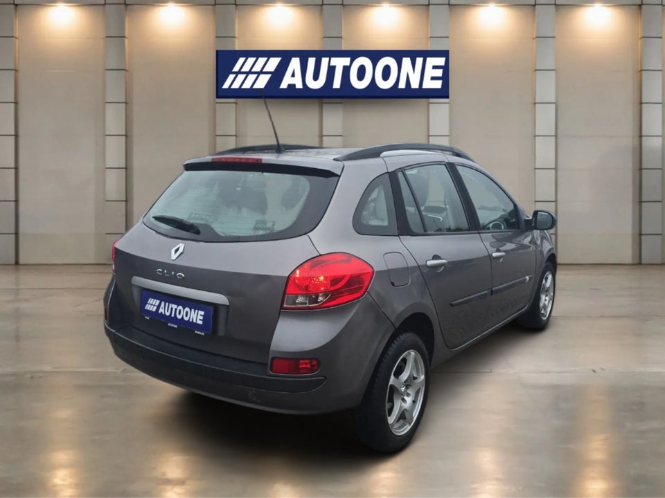 Renault Clio III 1,2 16V TCe Expression 5d