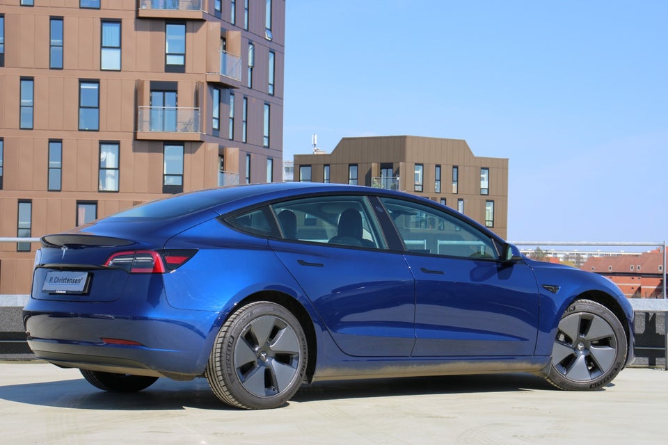 Tesla Model 3 RWD 4d