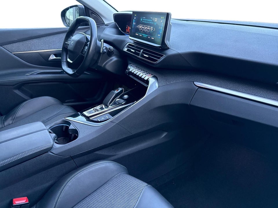 Peugeot 3008 1,6 Hybrid First Selection EAT8 5d