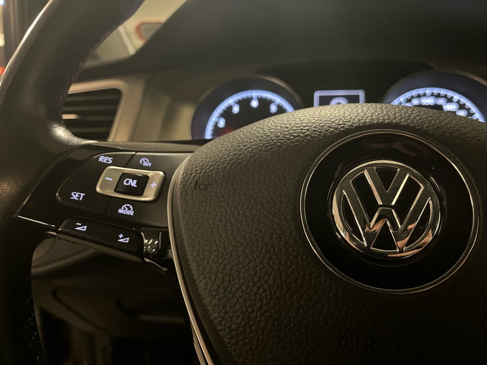 VW Golf VII 1,4 TSi 150 R-line Variant DSG BMT 5d