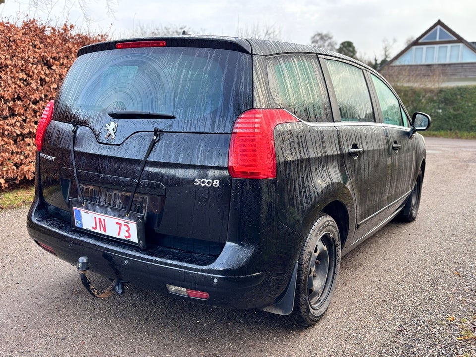 Peugeot 5008 1,6 HDi 112 Premium 5d