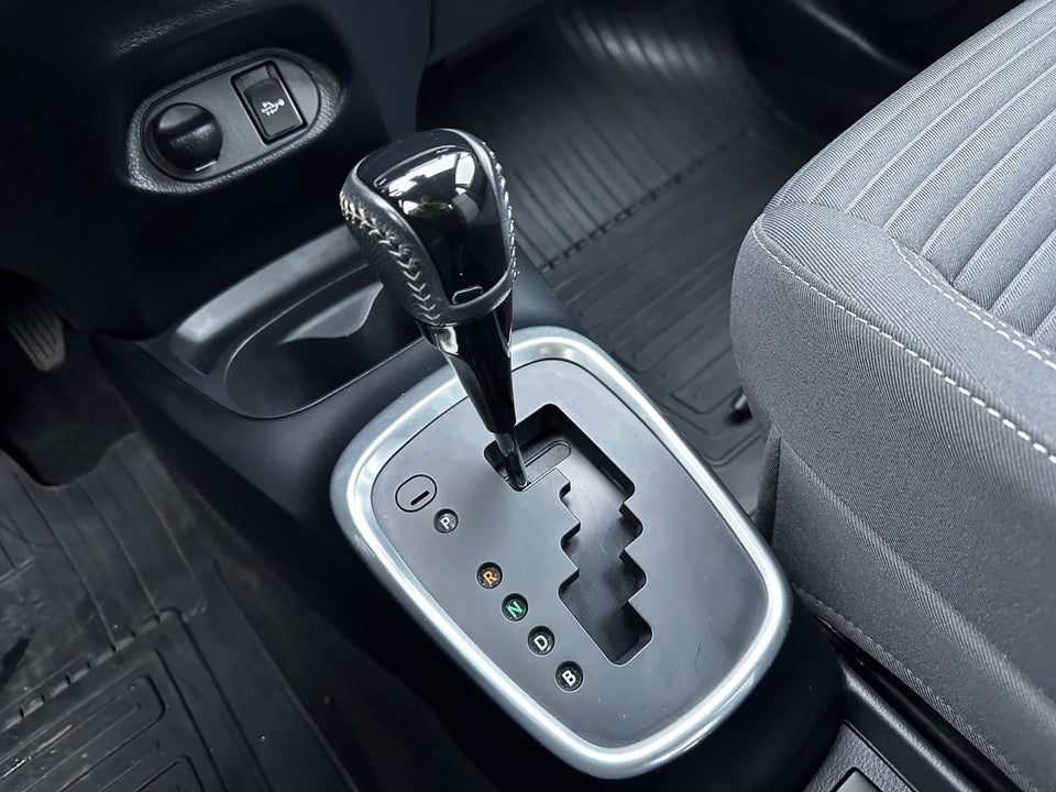 Toyota Yaris 1,5 Hybrid CHIC e-CVT Van 5d