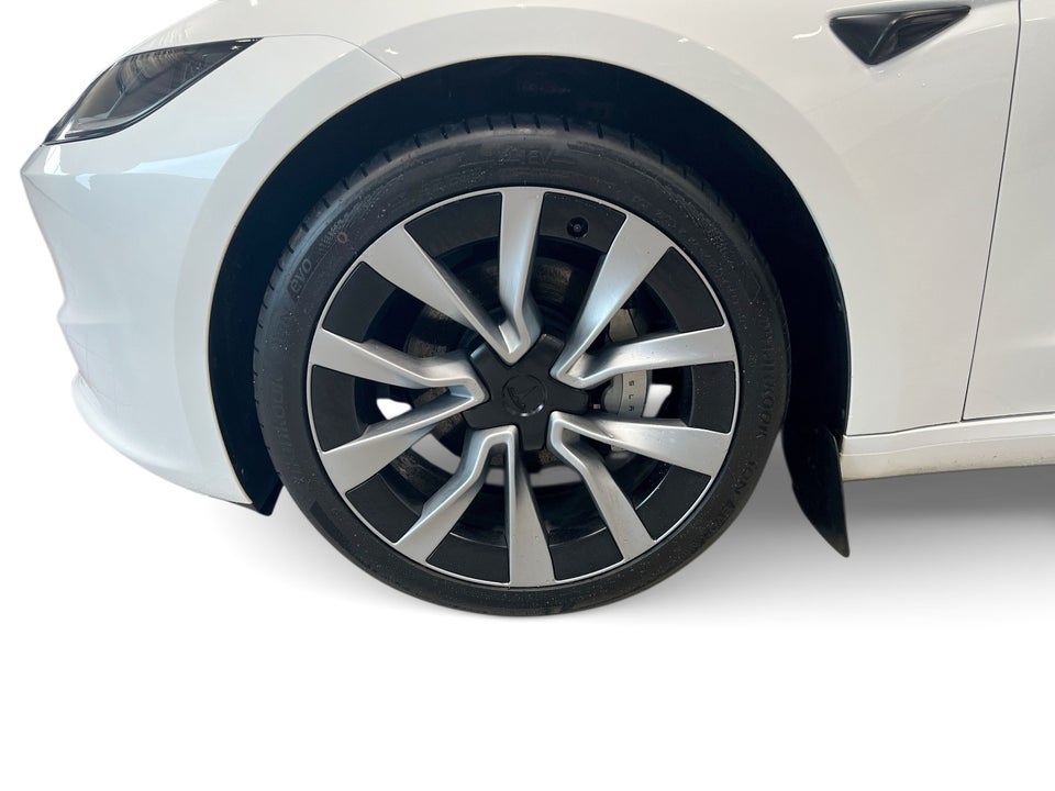 Tesla Model 3 Long Range AWD 4d