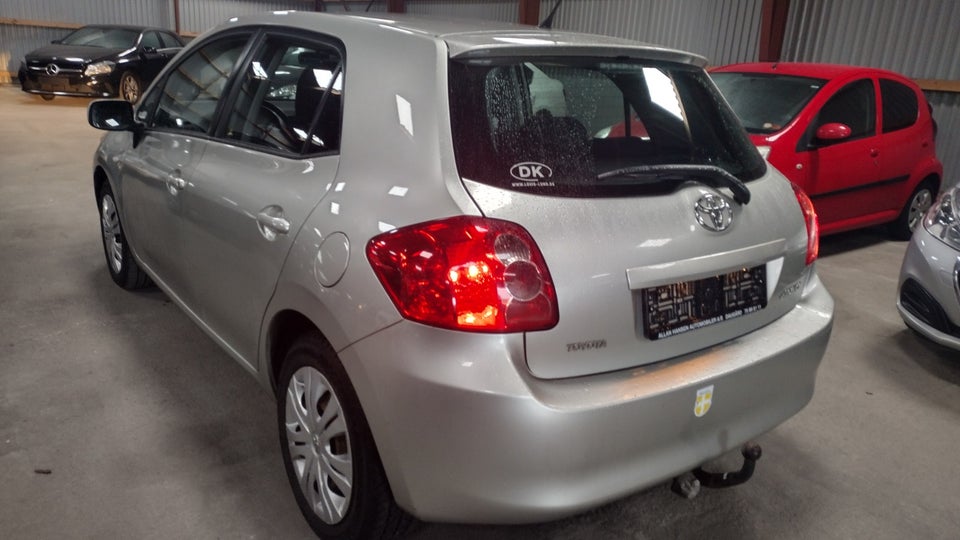 Toyota Auris 1,6 Sol 5d