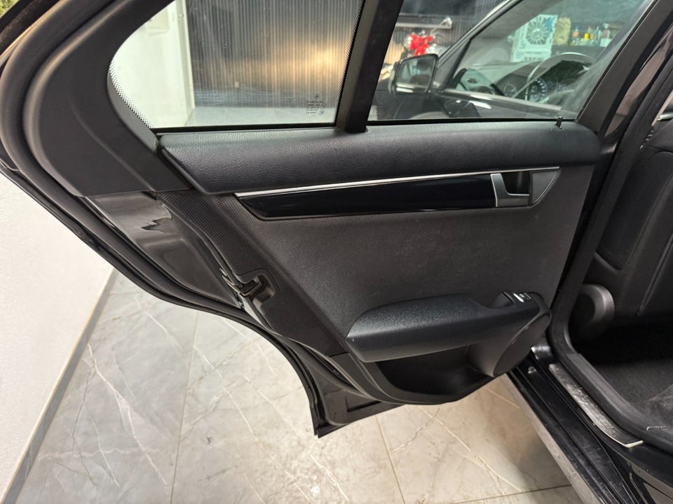 Mercedes C180 1,6 aut. BE 4d