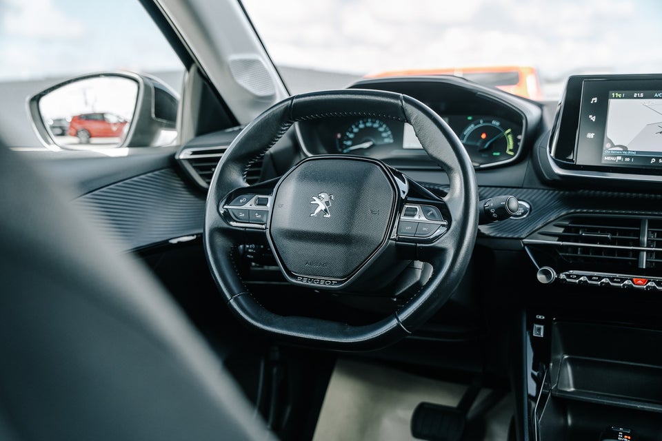 Peugeot e-208 50 Active 5d