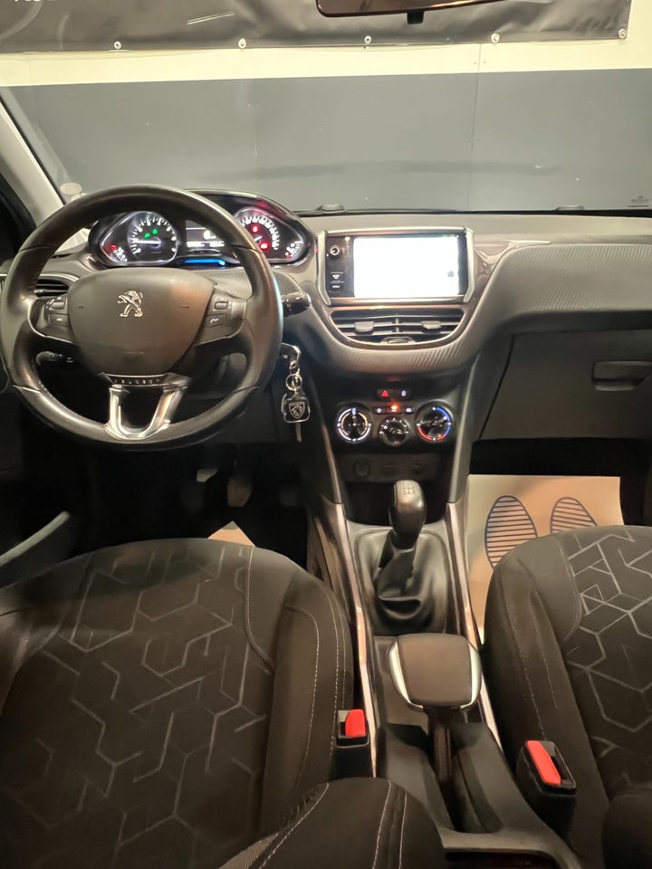 Peugeot 2008 1,2 VTi 82 Active 5d