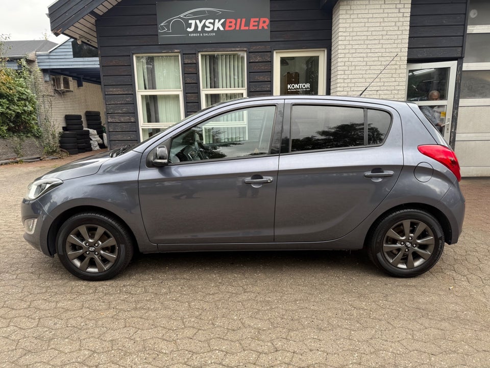 Hyundai i20 1,25 Classic XTR 5d