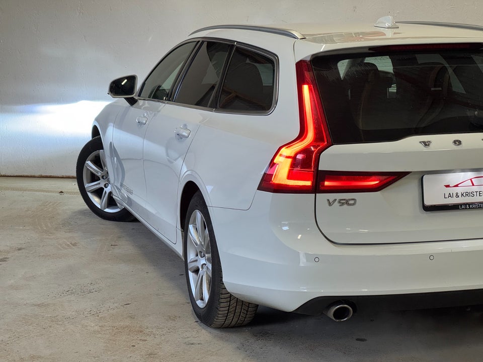 Volvo V90 2,0 D4 190 Momentum aut. 5d