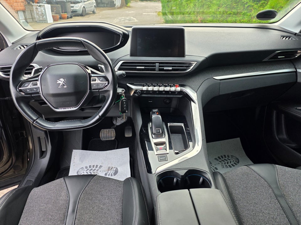 Peugeot 3008 1,2 e-THP 130 Allure EAT6 5d