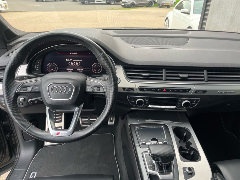 Audi Q7 3,0 TDi 272 S-line quattro Tiptr. 5d