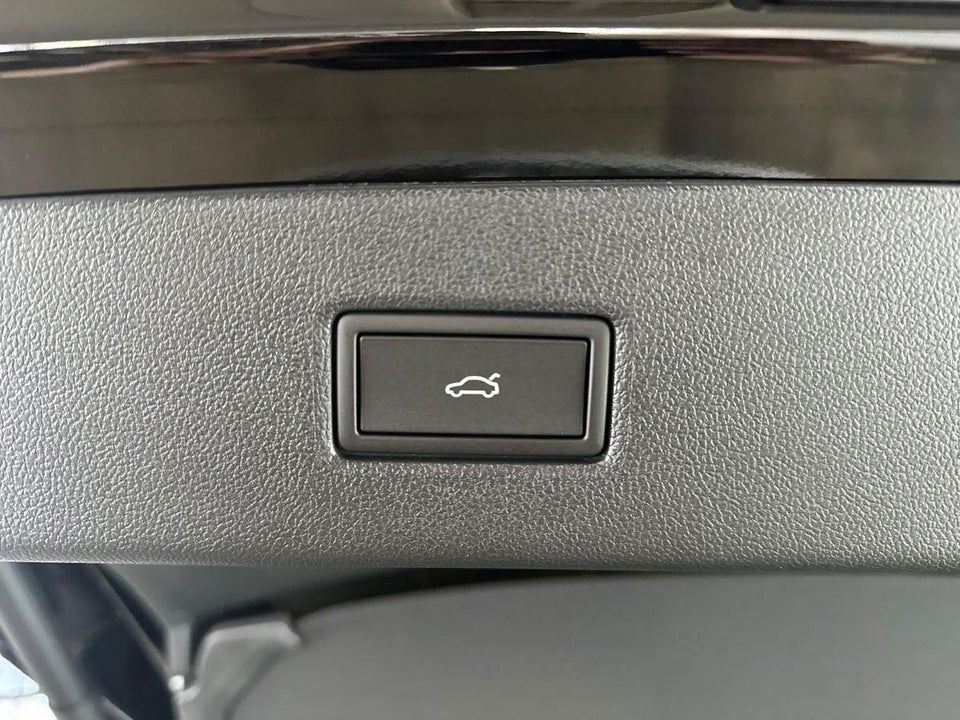 Ford Explorer 82 Premium Extended Range 5d