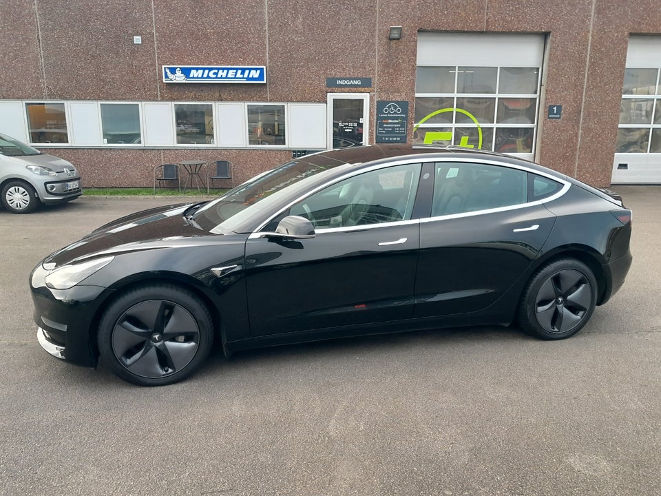Tesla Model 3 Long Range RWD 4d