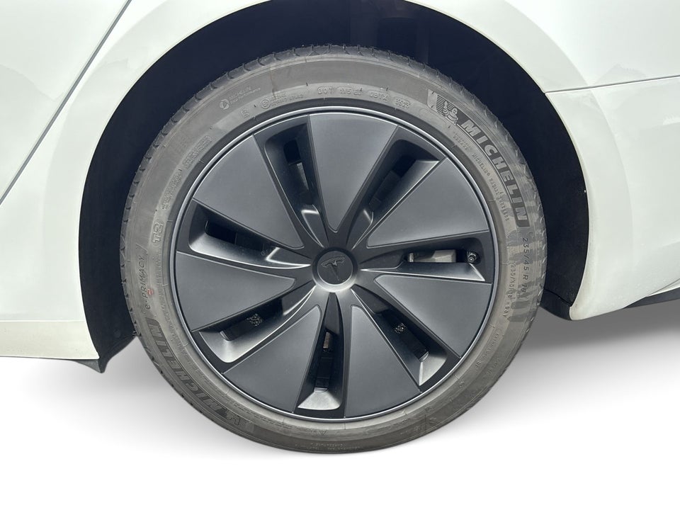 Tesla Model 3 Long Range AWD 4d