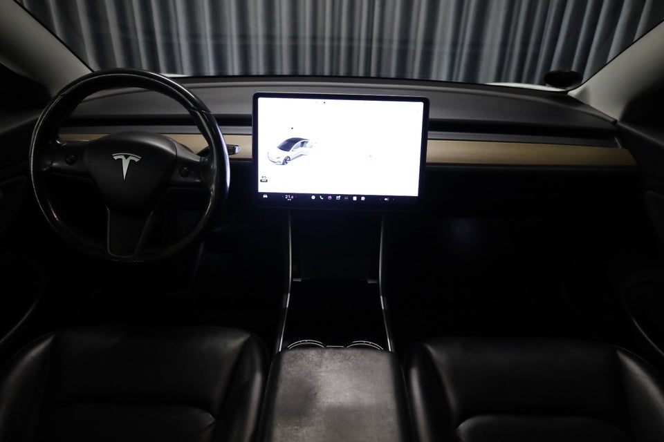 Tesla Model 3 Long Range AWD 4d