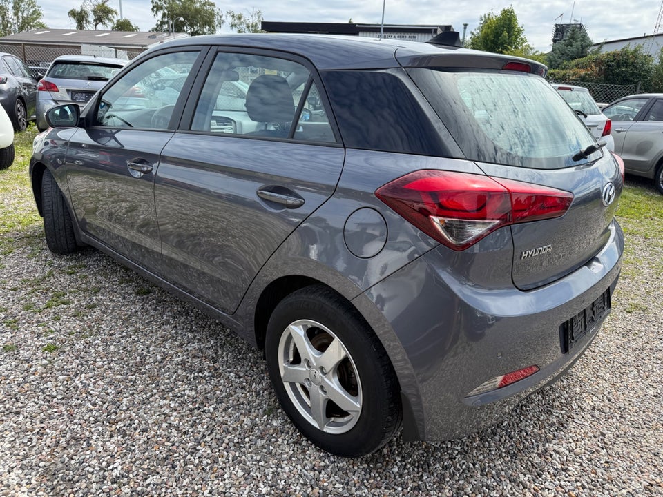 Hyundai i20 1,4 Trend aut. 5d
