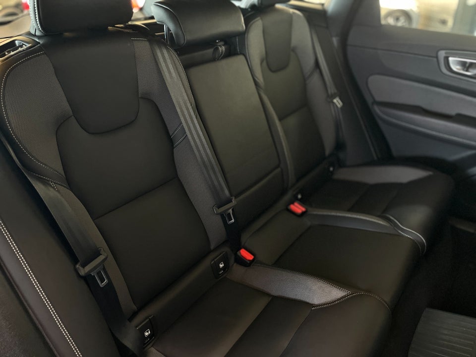 Volvo XC60 2,0 T6 ReCharge Plus Dark aut. AWD 5d