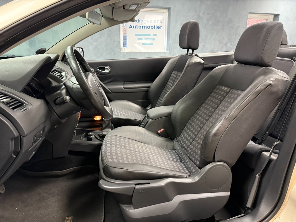 Renault Megane II 1,6 Authentique Comfort CC 2d