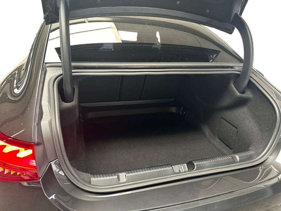 Mercedes EQE300 Avantgarde 4d