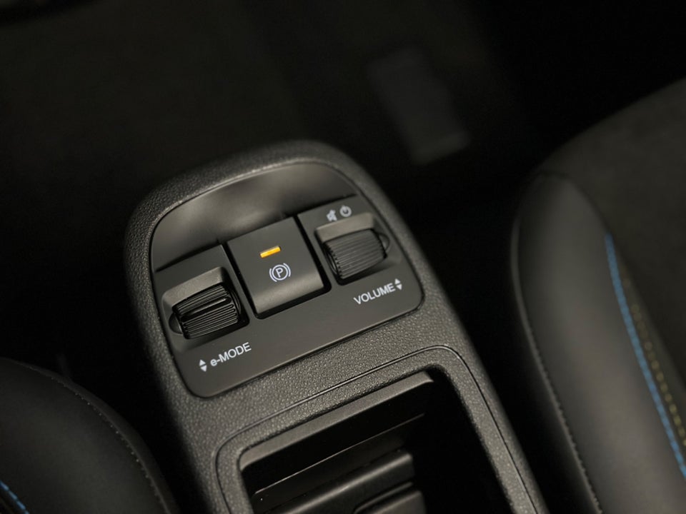 Abarth 500e Scorpionissima Cabrio 2d