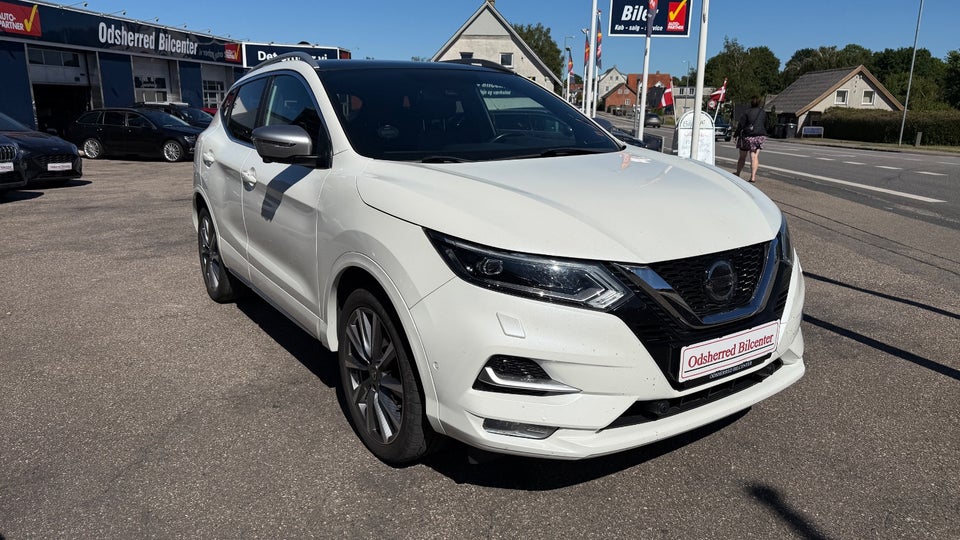 Nissan Qashqai 1,3 Dig-T 160 Tekna+ 5d