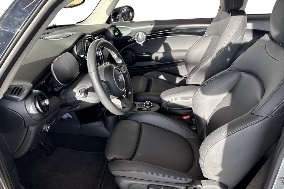 MINI Cooper SE Classic Trim 3d